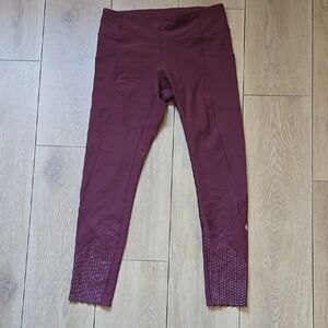 Lululemon Tight Stuff Tight II 25"
Deep Ruby Sz 6